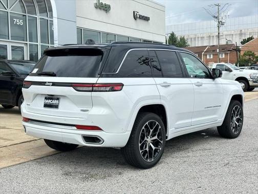 2025 Jeep Grand Cherokee Summit