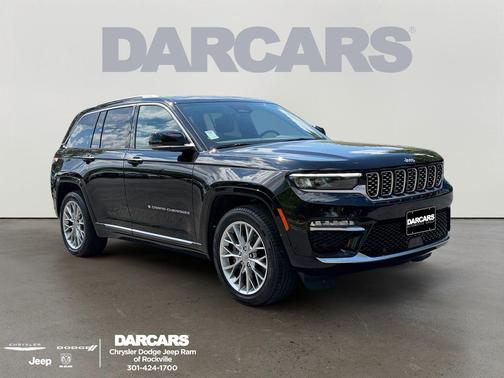 Diamond Black Crystal Pearlcoat 2023 Jeep Grand Cherokee Summit