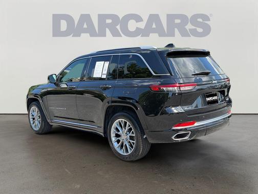 Diamond Black Crystal Pearlcoat 2023 Jeep Grand Cherokee Summit