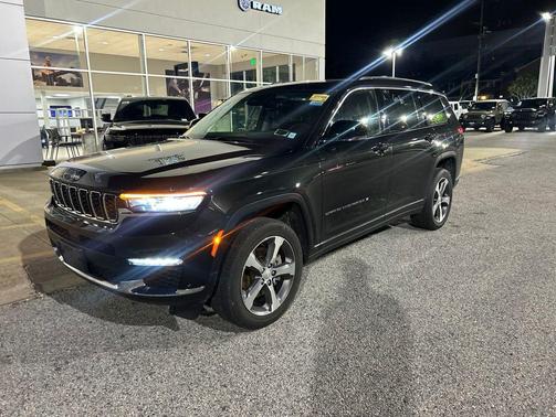 Rocky Mountain Pearlcoat 2023 Jeep Grand Cherokee L Limited
