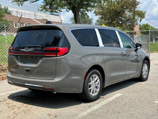 2025 Chrysler Pacifica L