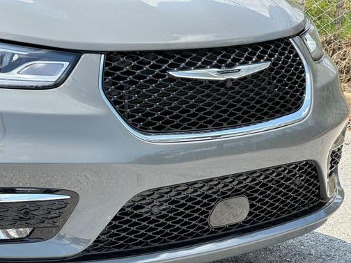 2025 Chrysler Pacifica L