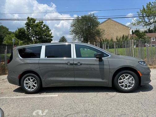 2025 Chrysler Pacifica L