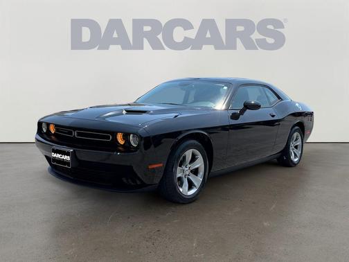 Pitch Black Clearcoat 2016 Dodge Challenger SXT