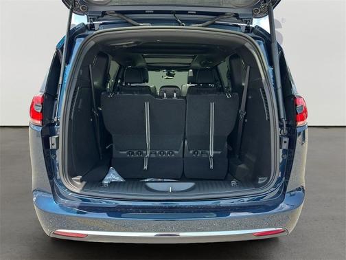 2025 Chrysler Pacifica L