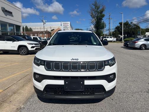 2022 Jeep Compass Latitude Lux