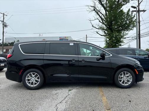 2025 Chrysler Pacifica L