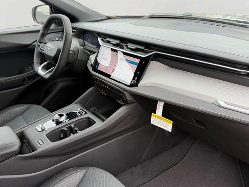 Diamond Black Crystal Pearlcoat 2026 Jeep Cherokee Laredo 4x4