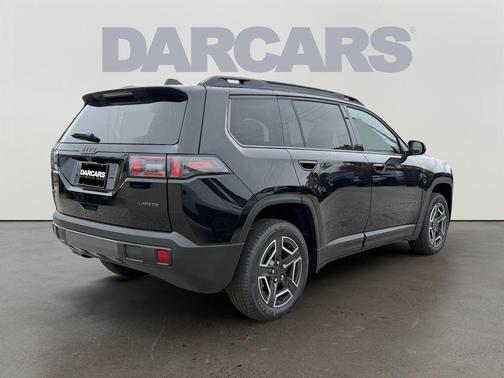 Diamond Black Crystal Pearlcoat 2026 Jeep Cherokee Laredo 4x4