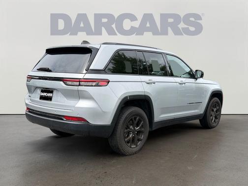Silver Zynith 2024 Jeep Grand Cherokee Altitude
