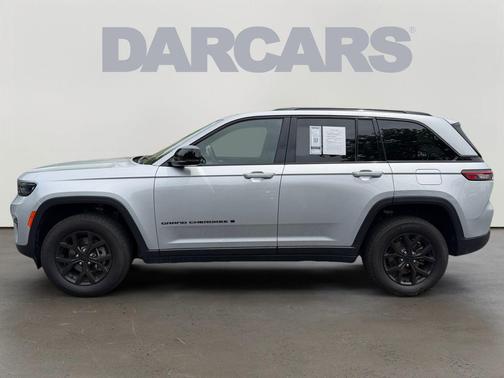 Silver Zynith 2024 Jeep Grand Cherokee Altitude