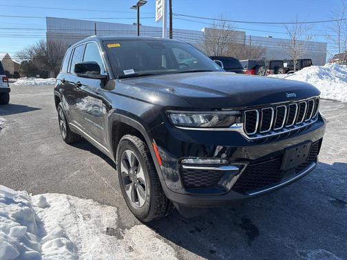 2022 Jeep Grand Cherokee 4xe Base