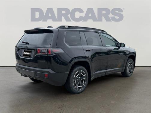 Diamond Black Crystal Pearlcoat 2026 Jeep Cherokee Laredo 4x4