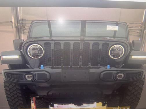 Black Clearcoat 2023 Jeep Wrangler 4xe Willys