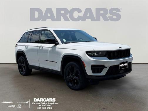 Bright White Clearcoat 2023 Jeep Grand Cherokee Altitude