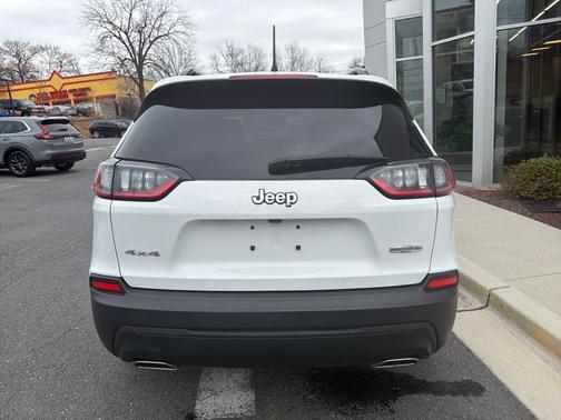 2022 Jeep Cherokee Latitude Lux