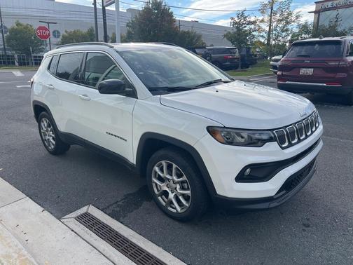 2022 Jeep Compass Latitude Lux