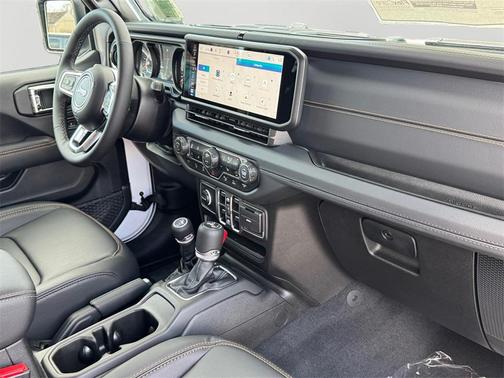 2026 Jeep Wrangler 4-Door Sahara 4x4