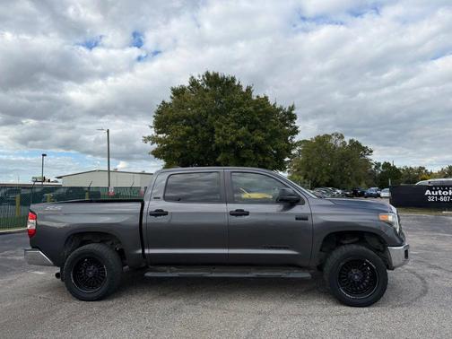 2020 Toyota Tundra SR5