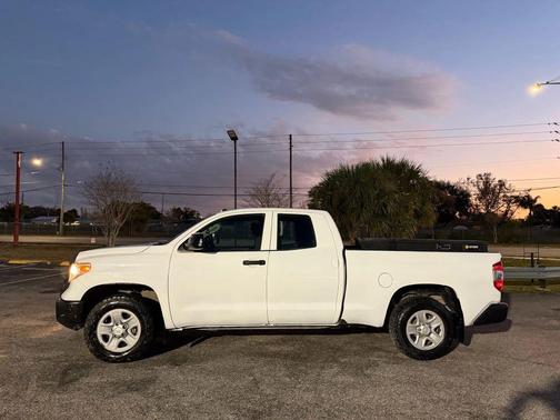 2017 Toyota Tundra SR