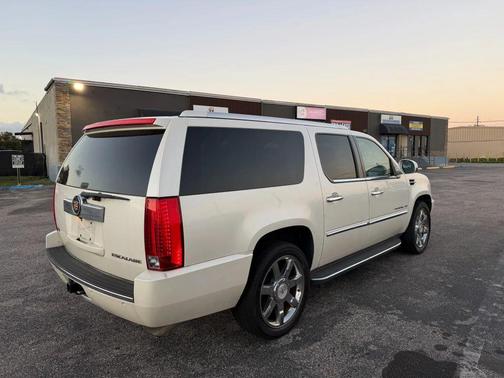 2011 Cadillac Escalade ESV Sport