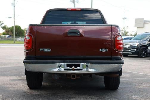Red 2003 Ford F-150 XLT SuperCrew