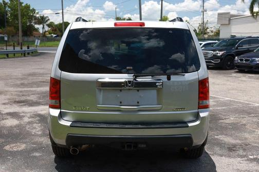 Alabaster Silver Metallic 2011 Honda Pilot EX-L