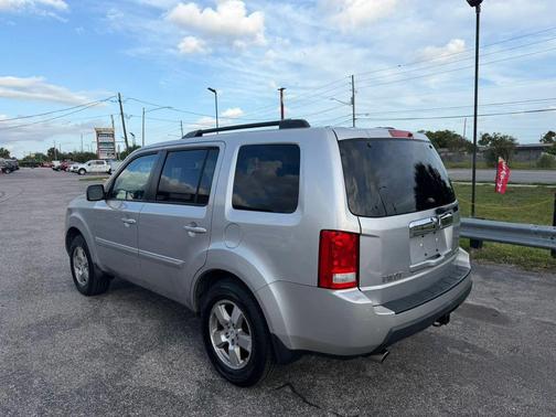 Alabaster Silver Metallic 2011 Honda Pilot EX-L