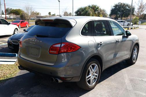 2014 Porsche Cayenne Platinum Edition