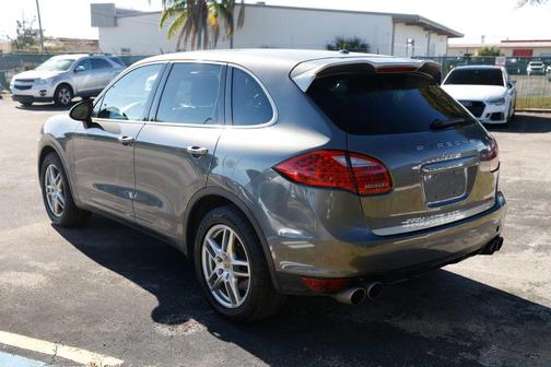 2014 Porsche Cayenne Platinum Edition