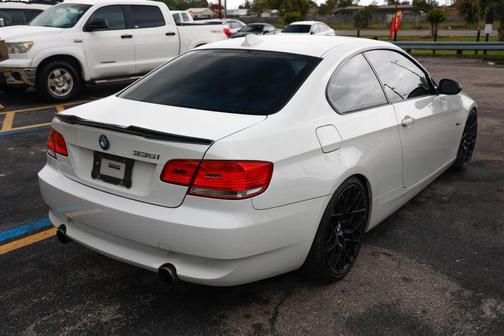 Alpine White 2009 BMW 335 335i Coupe 2D