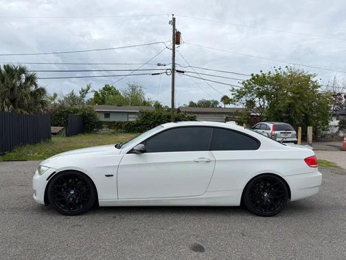 Alpine White 2009 BMW 335 335i Coupe 2D