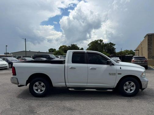 Bright White Clearcoat 2016 RAM 1500 SLT