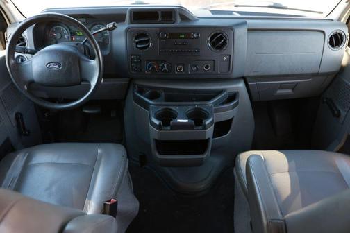 2012 Ford E350 Super Duty XL