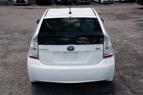 White 2010 Toyota Prius II