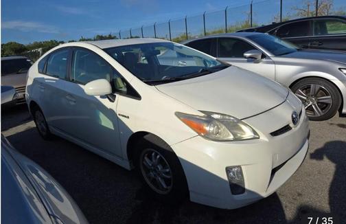 White 2010 Toyota Prius II