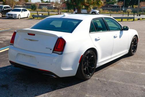 2018 Chrysler 300 S