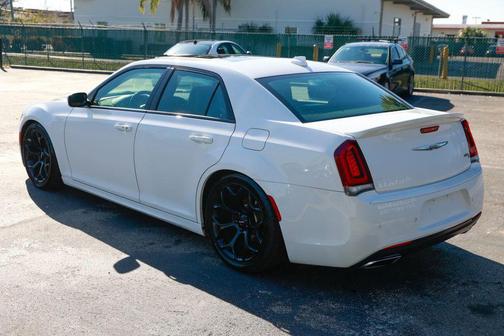 2018 Chrysler 300 S