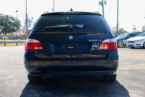 2006 BMW 530 530xi Wagon 4D