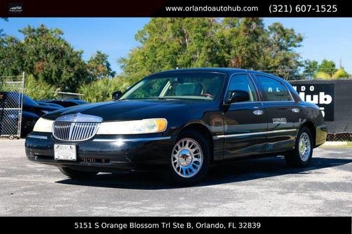 2001 Lincoln Town Car Cartier