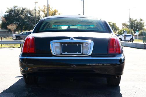 2001 Lincoln Town Car Cartier
