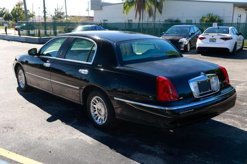 2001 Lincoln Town Car Cartier