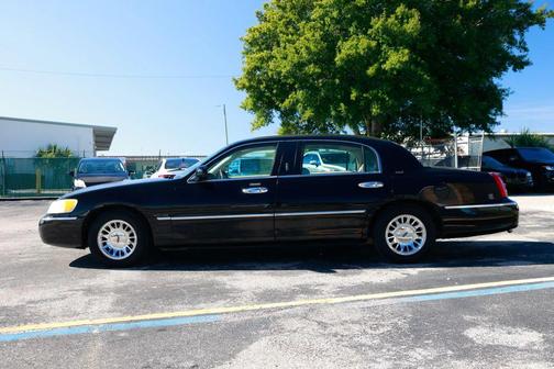 2001 Lincoln Town Car Cartier