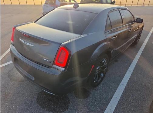 2016 Chrysler 300 S