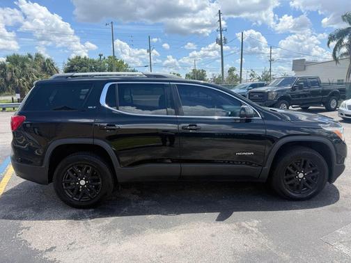 Black 2019 GMC Acadia SLT-1