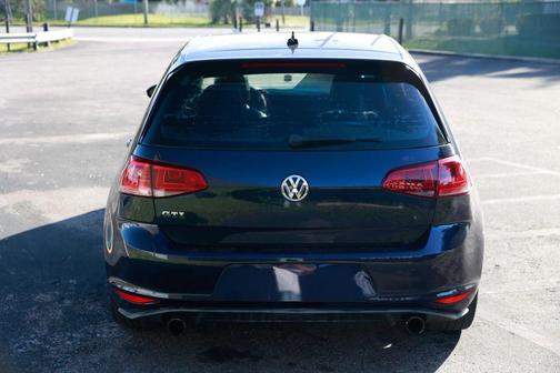 2015 Volkswagen Golf GTI 2.0T SE 4-Door