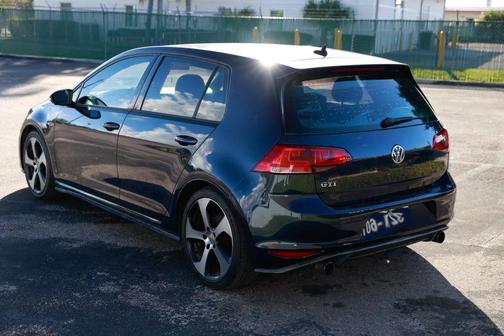 2015 Volkswagen Golf GTI 2.0T SE 4-Door