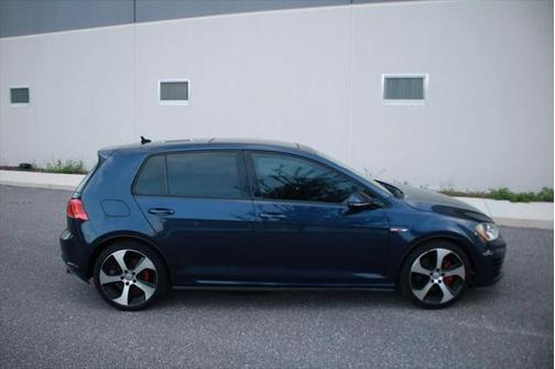 2015 Volkswagen Golf GTI 2.0T SE 4-Door