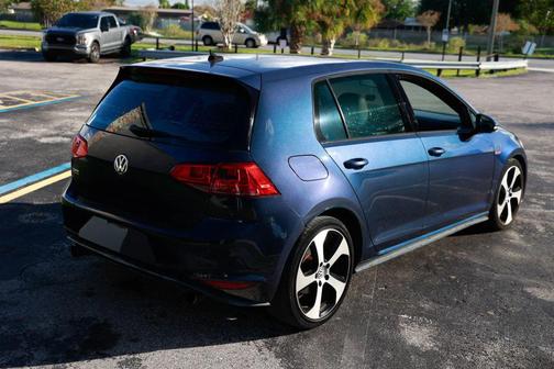 2015 Volkswagen Golf GTI 2.0T SE 4-Door