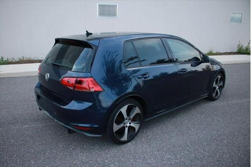 2015 Volkswagen Golf GTI 2.0T SE 4-Door
